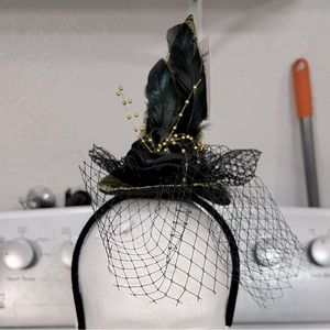 NWT feathered mini witch hat headband